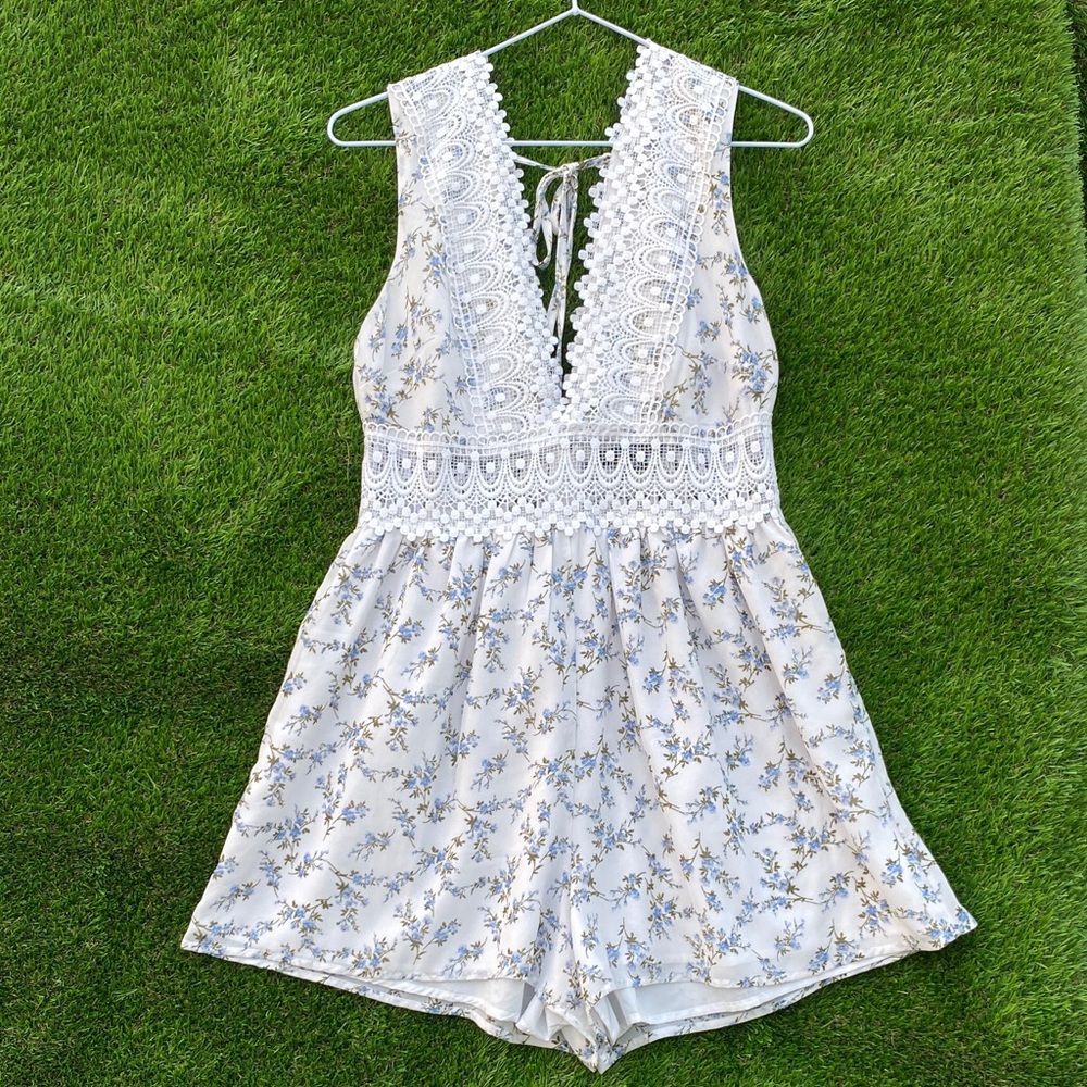 Lulus Floral Lace Trim Romper Size Small NWOT